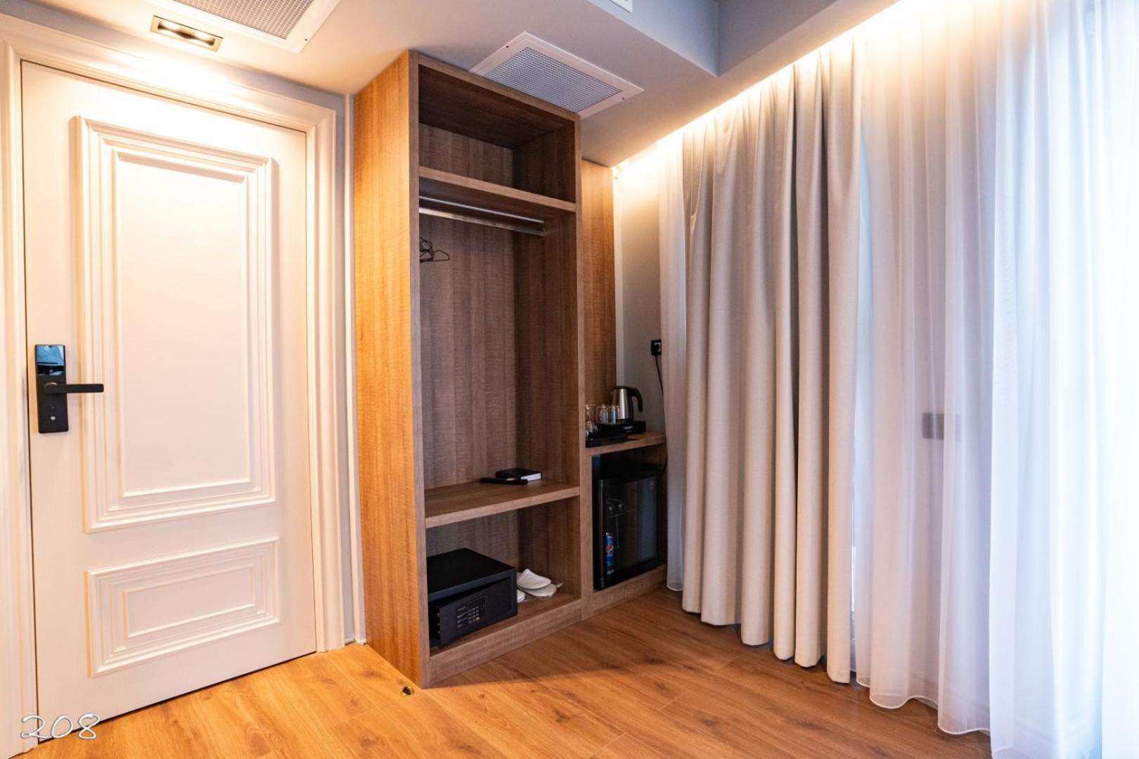 Cosmopolita Boutique Hotel Timisoara Exterior photo